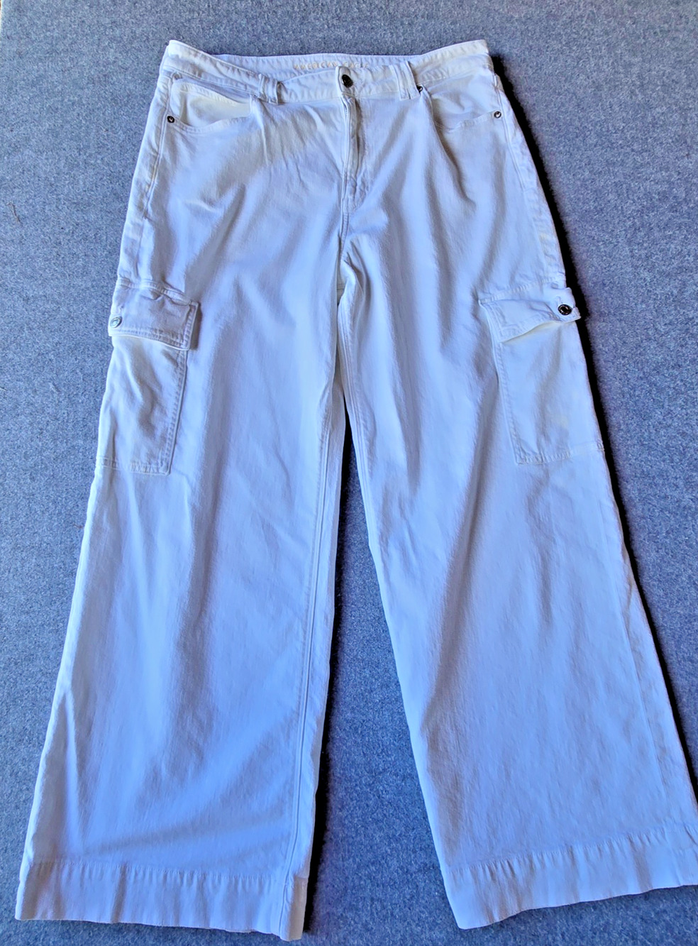 American Eagle Women's Jeans Super High Rise Baggy Wide Leg Cargo White Size 18